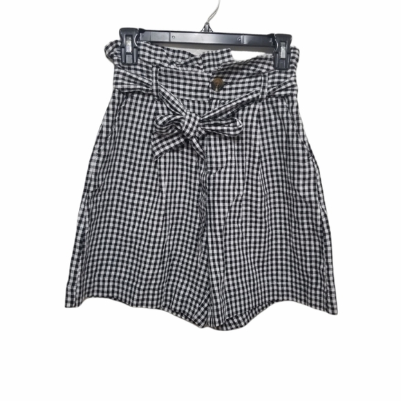 Who what wear, high waist short, size   2, colors black and white - Picture 1 of 11